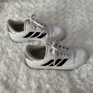 Adidas white/black sneakers